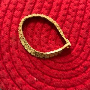 Sparkly gold bracelet Costume jewelry Secure clasp